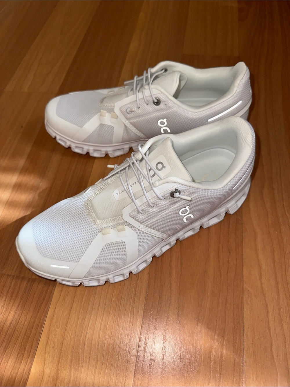 On Women’s Cloud 6  Lightweight Sneakers